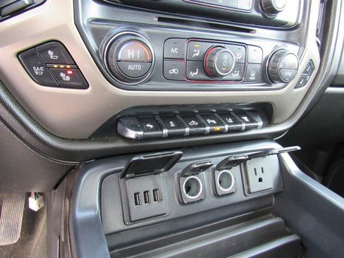 Used 2015 GMC Sierra 2500 Denali w/ Duramax Plus Package image 17