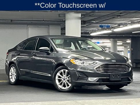 Used 2020 Ford Fusion SE FWD image 3