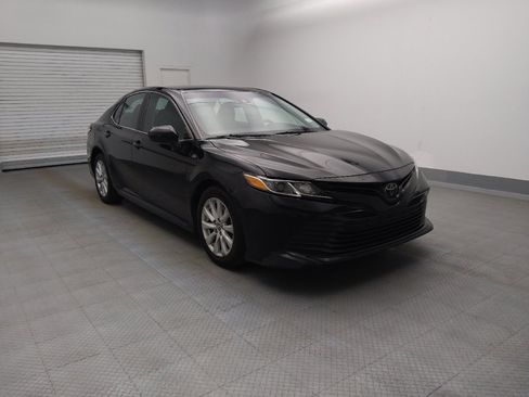 Used 2019 Toyota Camry LE image 13