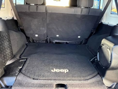 Used 2012 Jeep Wrangler Unlimited Sahara w/ Connectivity Group image 17