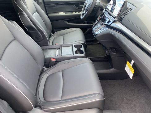 New 2026 Honda Odyssey Touring image 10