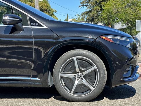 Used 2023 Mercedes-Benz EQS 580 4MATIC SUV image 36