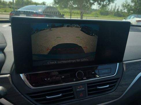 New 2025 Nissan Altima 2.5 SV w/ SV Premium Package image 17