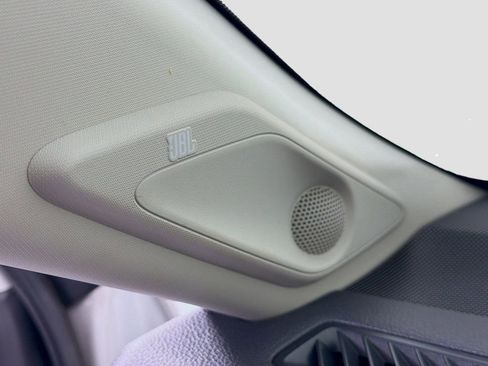 Used 2020 Toyota RAV4 Limited image 19