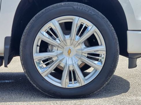 Used 2024 Chevrolet Silverado 1500 High Country AWD/4WD image 11
