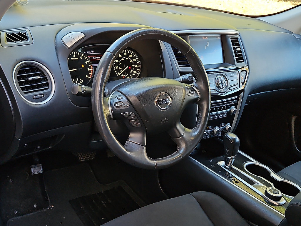 Used 2017 Nissan Pathfinder SV AWD/4WD image 25