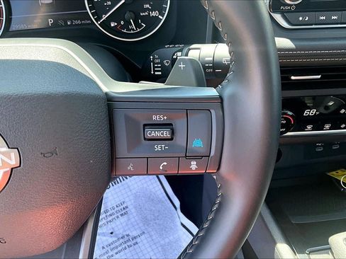 Used 2025 Nissan Rogue SV AWD/4WD image 12