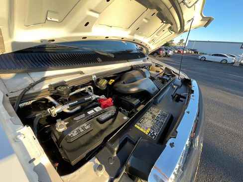 Used 2014 Ford E-350 and Econoline 350 XLT image 29