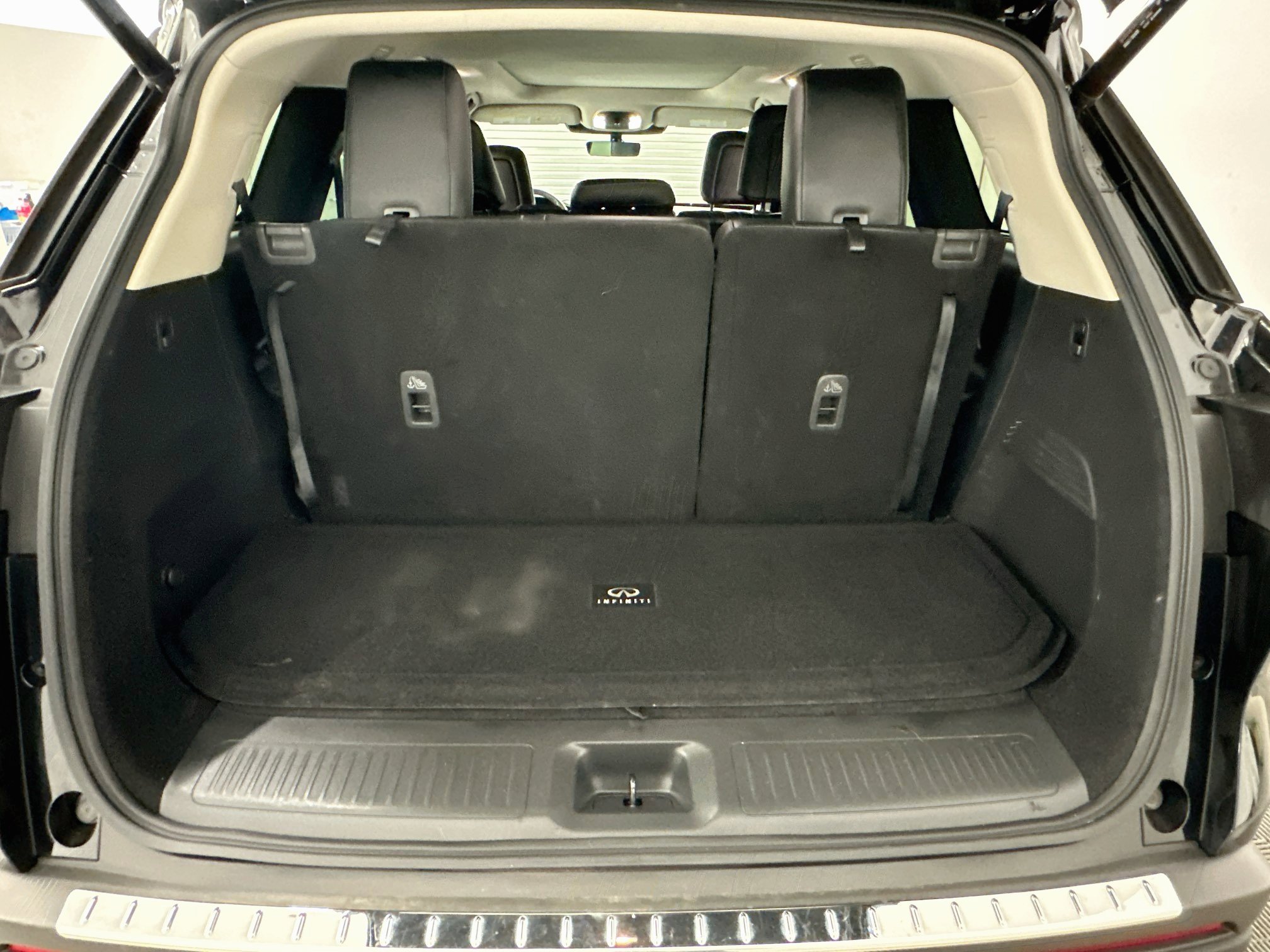 Used 2024 INFINITI QX60 Luxe w/ Cargo Package AWD/4WD image 32