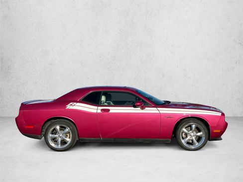 Used 2010 Dodge Challenger R/T RWD image 4