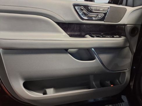 Used 2019 Lincoln Navigator L Reserve image 23