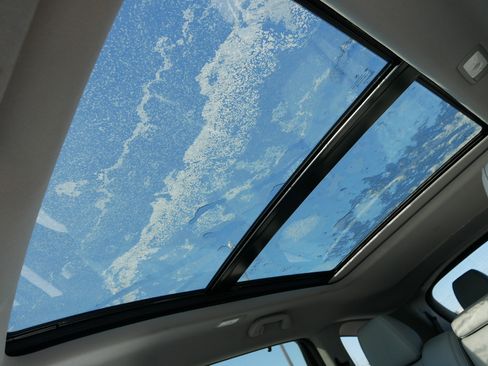 Used 2023 Acura MDX SH-AWD w/ Technology Package image 32