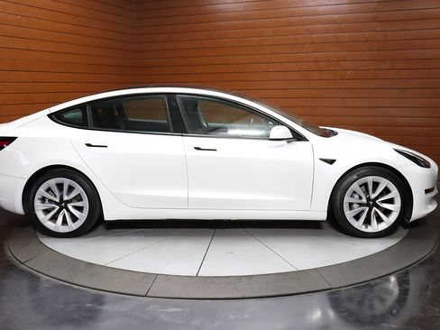 Used 2023 Tesla Model 3 Standard Range image 64