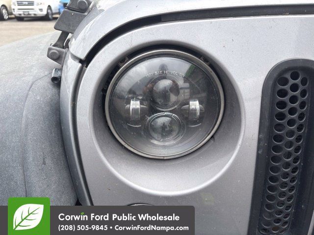Used 2017 Jeep Wrangler Unlimited Sport AWD/4WD image 3