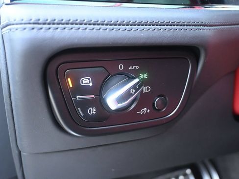 Used 2020 Bentley Bentayga AWD/4WD image 21