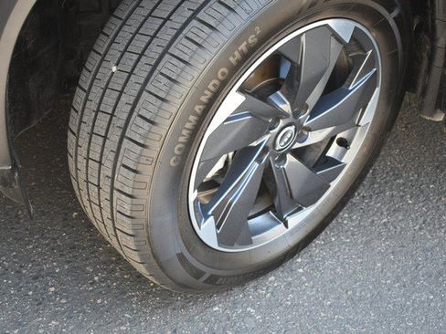 Used 2026 Nissan Rogue SV AWD/4WD image 11