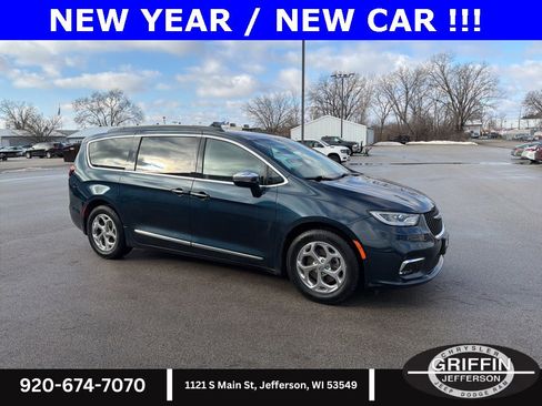 Used 2022 Chrysler Pacifica Limited image 5