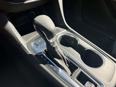 Used 2024 Chevrolet Equinox LT image 12