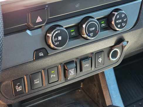 Used 2020 Toyota Tacoma TRD Off-Road w/ Technology Package RWD image 41