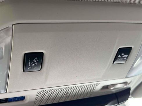 Used 2022 Subaru Ascent Limited w/ Popular Package #2A image 34