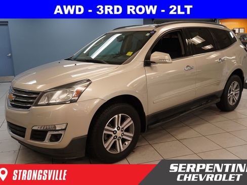 Used 2017 Chevrolet Traverse LT FWD image 1