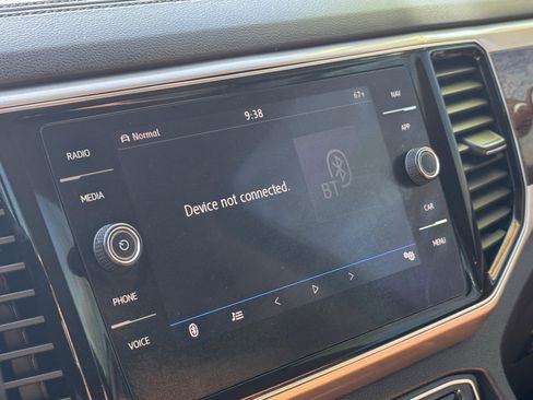 Used 2018 Volkswagen Atlas SEL Premium image 21