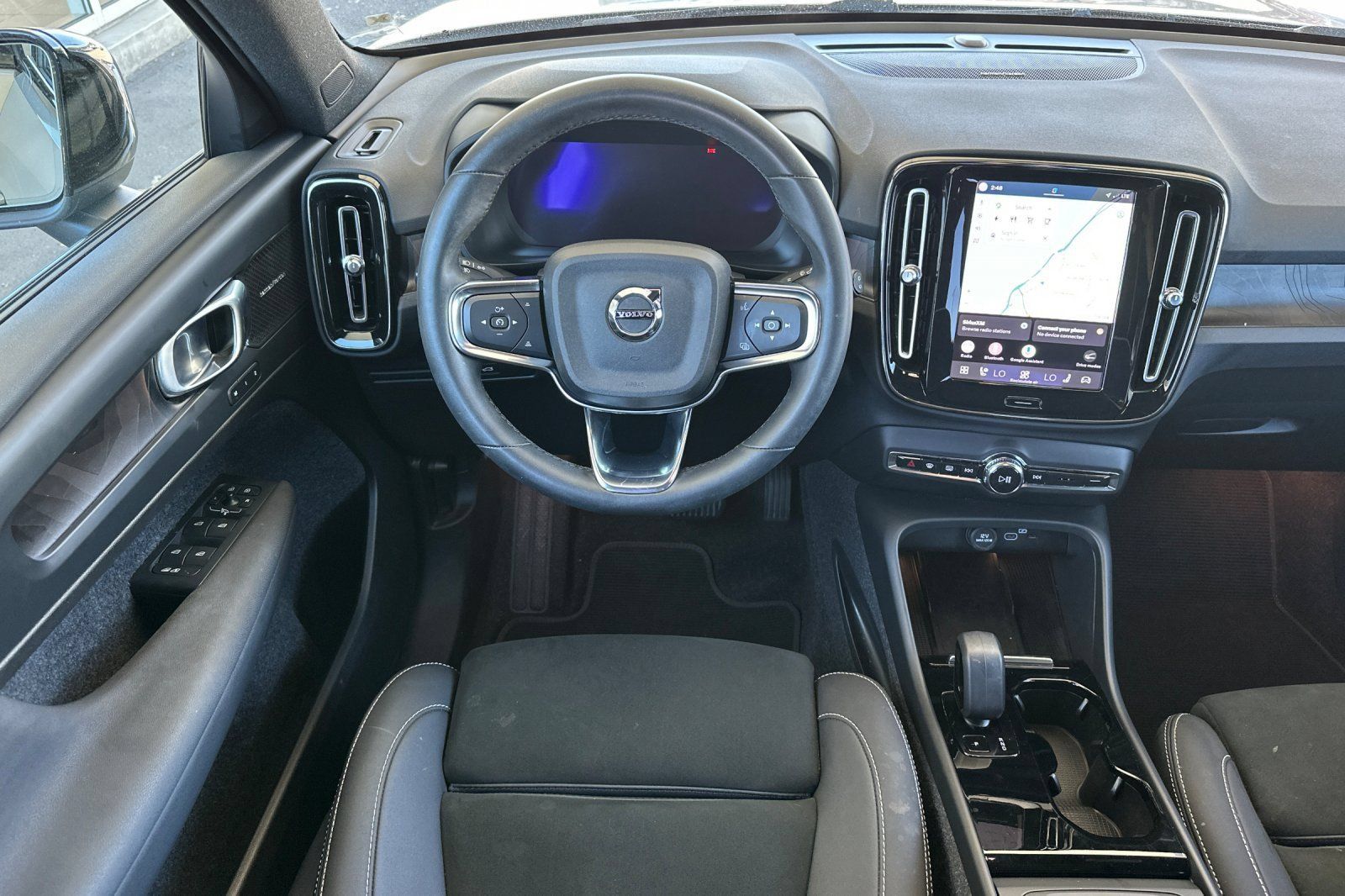 Used 2023 Volvo XC40 Recharge Ultimate w/ Protection Package Premier AWD/4WD image 17