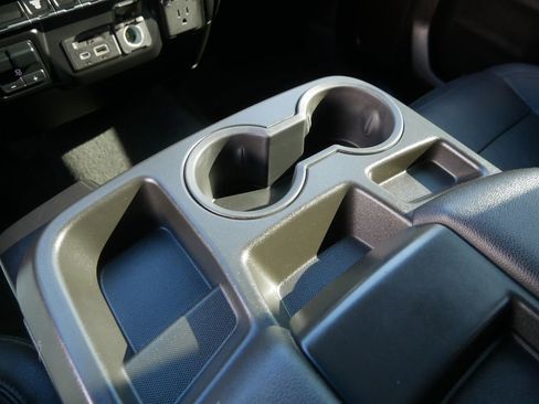 Used 2022 GMC Sierra 2500 SLT image 25