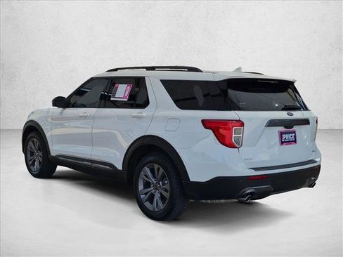 Used 2022 Ford Explorer XLT w/ Equipment Group 202A AWD/4WD image 7