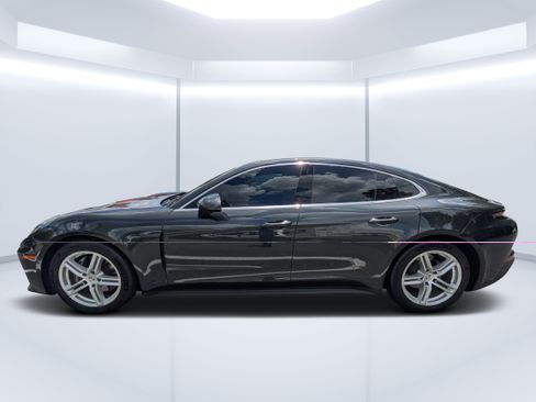 Used 2025 Porsche Panamera RWD image 6