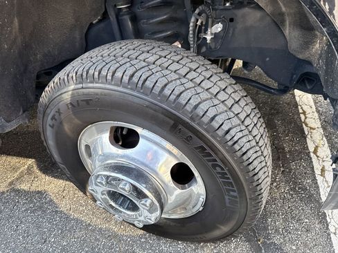 Used 2024 Ford F350 Lariat w/ Chrome Package AWD/4WD image 2