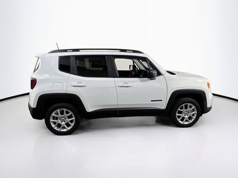 Used 2022 Jeep Renegade Latitude w/ Convenience Group image 4