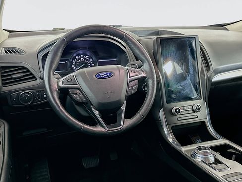 Used 2022 Ford Edge Titanium image 18