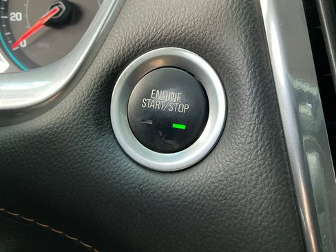 Used 2020 Chevrolet Traverse Premier FWD image 36