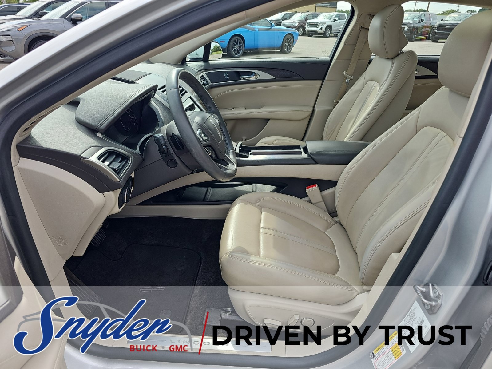 Used 2018 Lincoln MKZ Select w/ Select Plus Package AWD/4WD image 10