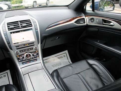 Used 2018 Lincoln MKZ Reserve FWD image 15