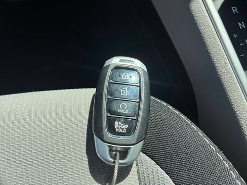 Used 2025 Hyundai Venue SEL FWD image 22