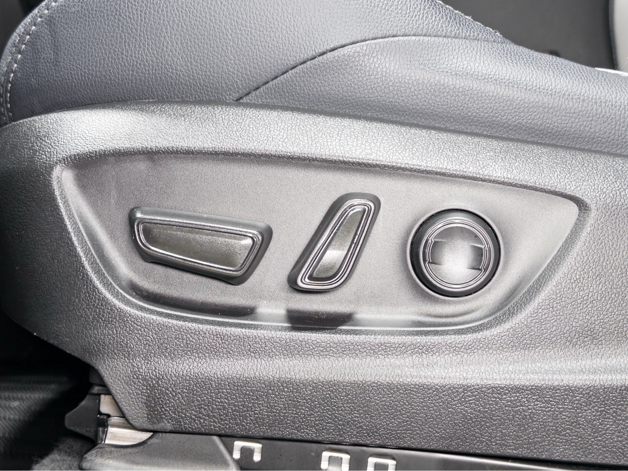 Used 2023 Subaru Solterra AWD image 7