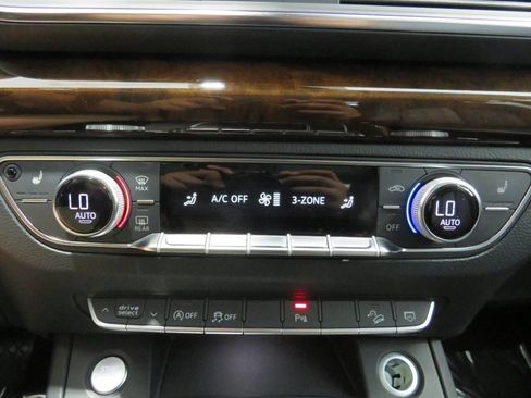 Used 2018 Audi Q5 2.0T Premium Plus w/ Premium Plus Package AWD/4WD image 25
