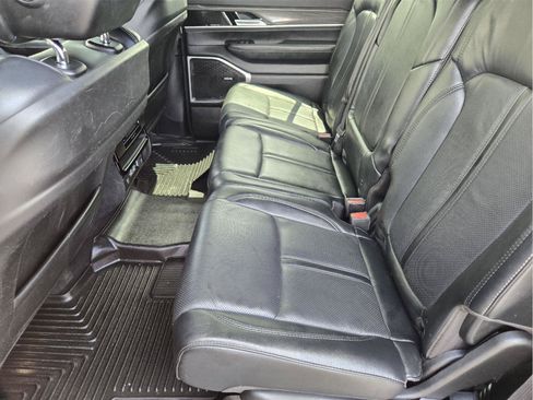 Used 2023 Jeep Wagoneer Series II AWD/4WD image 28