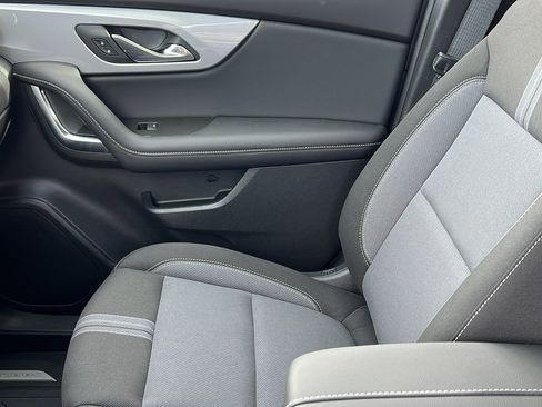 New 2025 Chevrolet Blazer LT w/ Convenience Package image 19