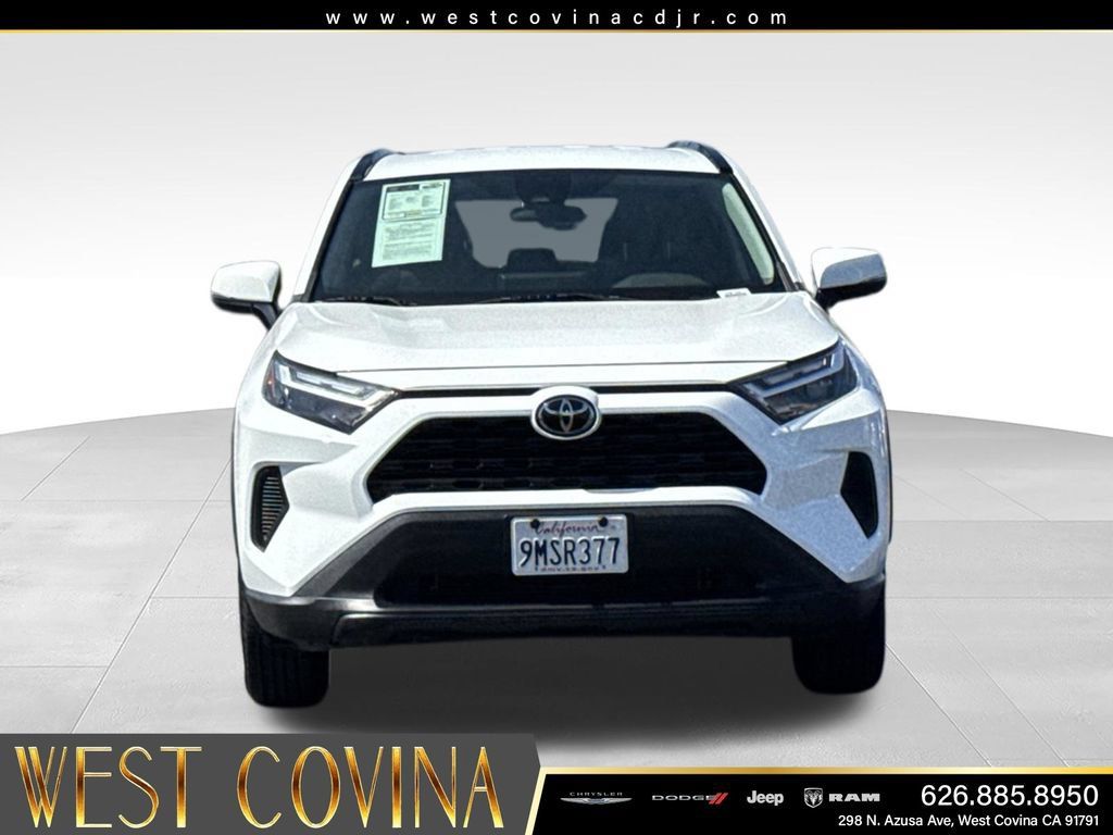 Used 2024 Toyota RAV4 XLE FWD image 3