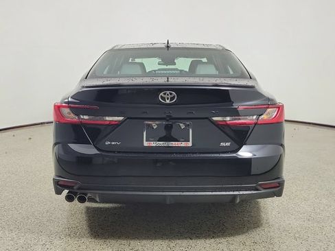 Used 2026 Toyota Camry SE FWD image 6