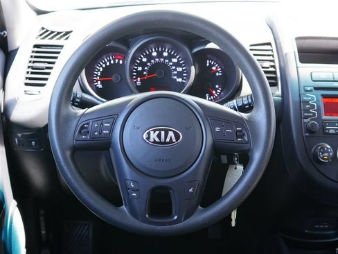 Used 2013 Kia Soul FWD image 12