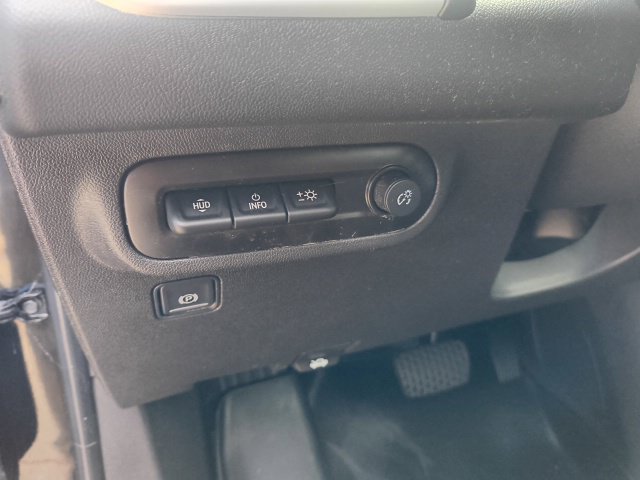 Used 2022 GMC Terrain SLT w/ Infotainment Package II AWD/4WD image 17