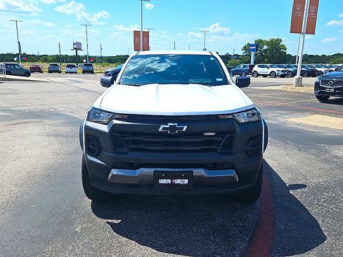 Used 2023 Chevrolet Colorado Trail Boss w/ Advanced Trailering Package AWD/4WD image 2