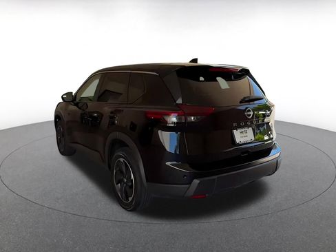 Used 2025 Nissan Rogue SV FWD image 10