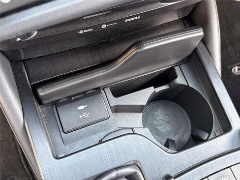 Used 2022 Lexus ES 300h w/ Premium Package FWD image 10