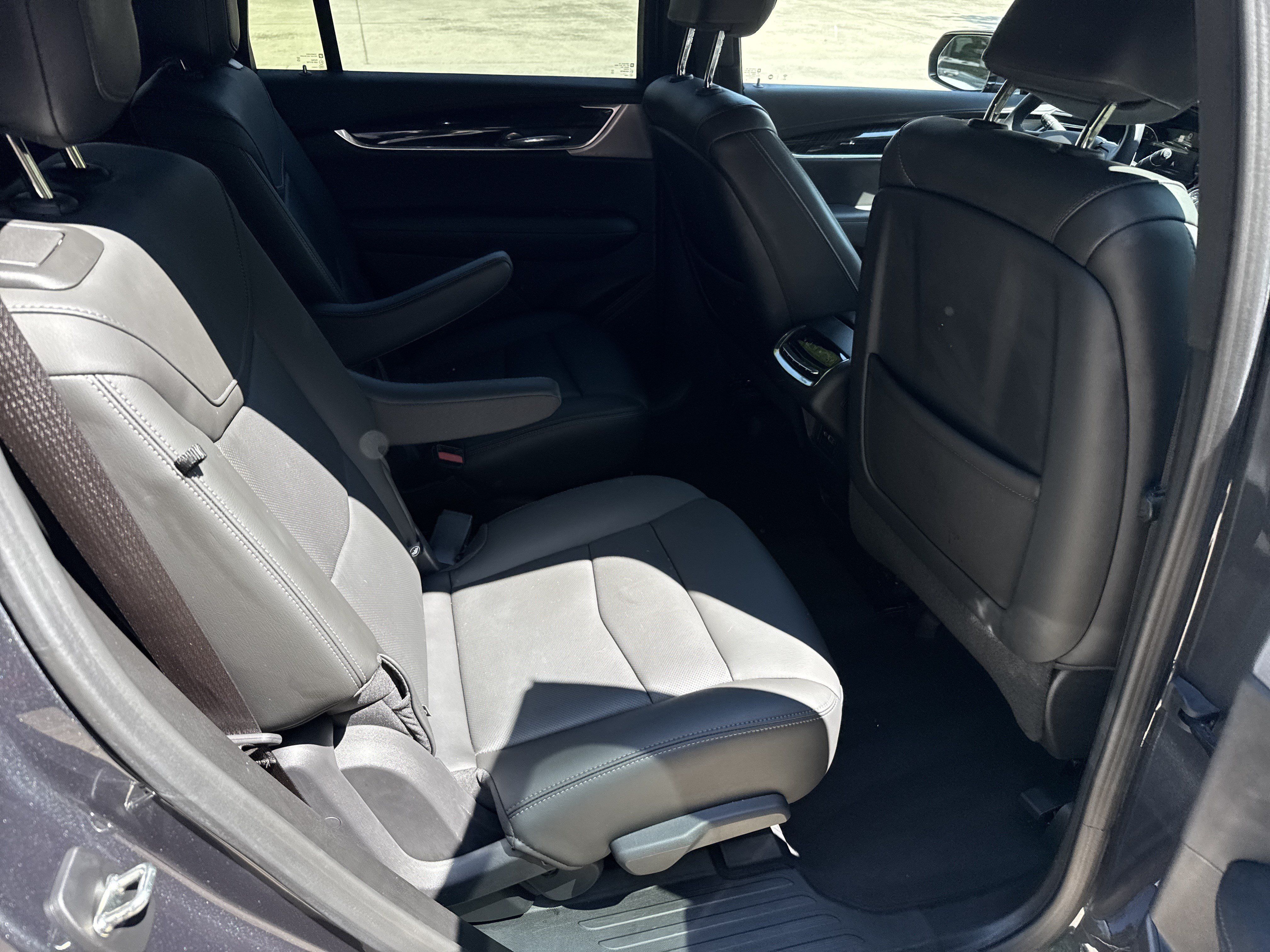 Used 2023 Cadillac XT6 Premium Luxury FWD image 12