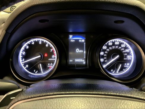 Used 2021 Toyota Camry SE FWD image 13